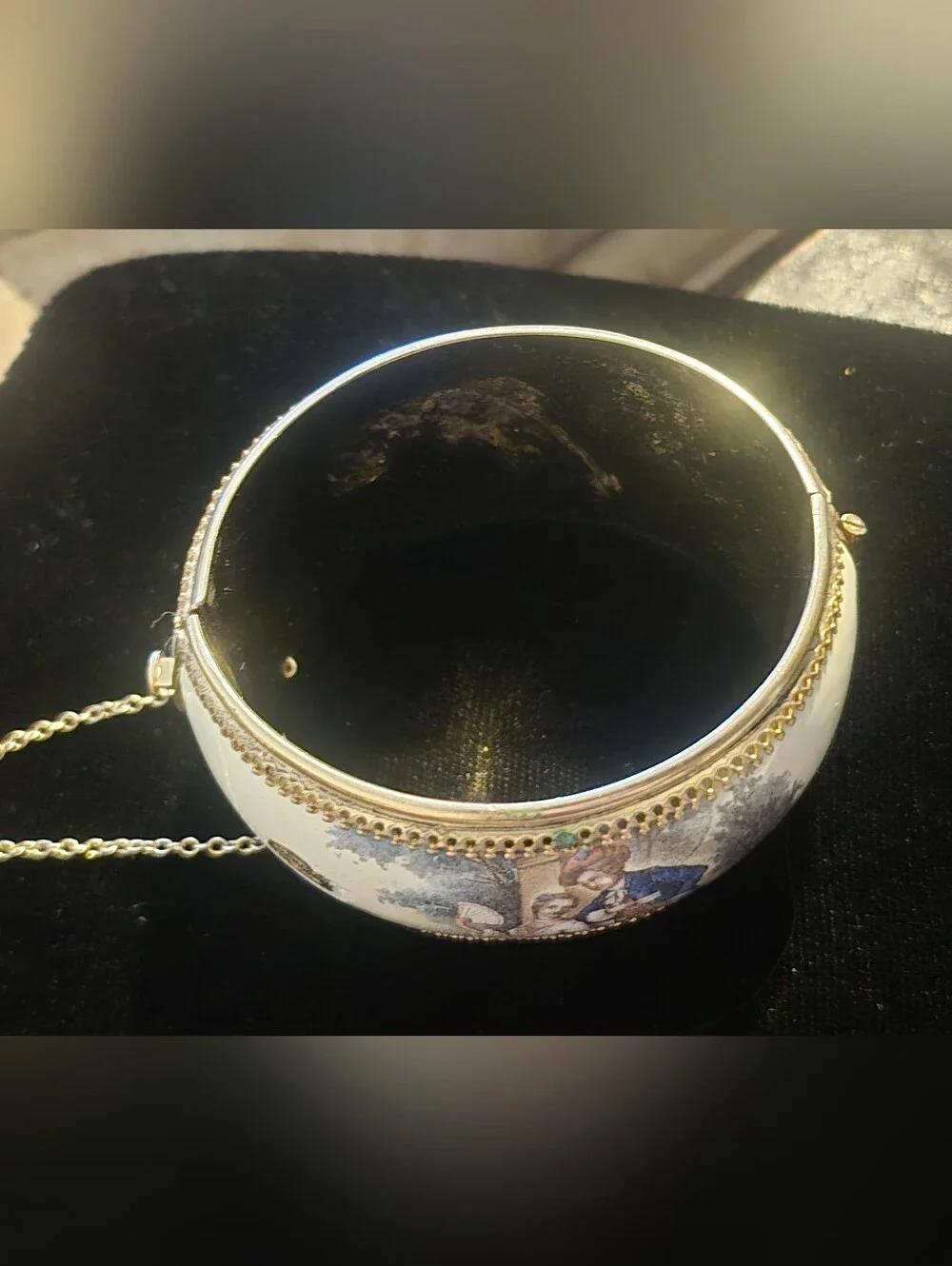 Vintage-Style White and Gold Porcelain Bangle Bracelet